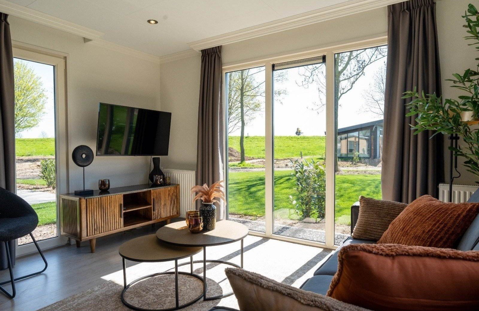 Chalet am Wasser in Holland von innen